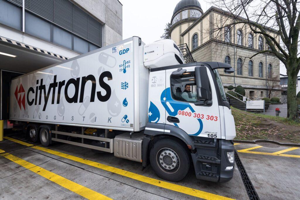 Da der Transport als Teil der Lagerung betrachtet wird, ist ein temperaturgeführter Laderaum unabdingbar. Deshalb sind nur Fahrzeug im Einsatz, welche die Vorgaben der Europäischen Leitlinie für die gute Vertriebspraxis von Humanarzneimitteln (GDP) erfüllen.